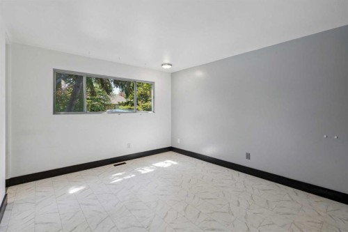 2524 106 Avenue Sw, Calgary, AB - Indoor Photo Showing Other Room