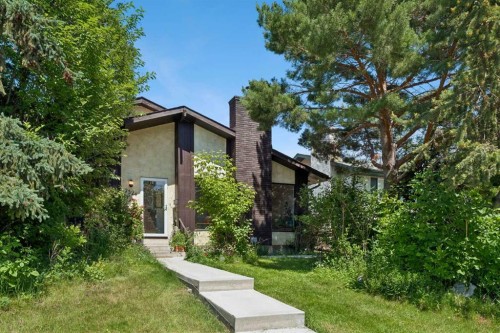 2524 106 Avenue Sw, Calgary, AB - Outdoor