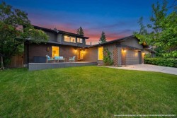 127 Pump Hill Crescent SW Calgary, AB T2V 4L9