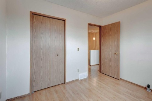 232 Erin Woods Drive Se, Calgary, AB 