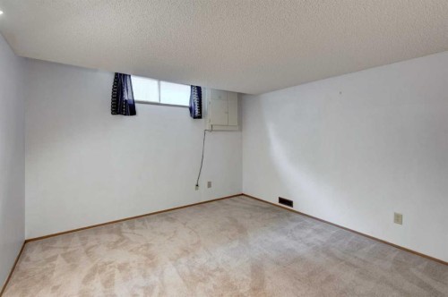 232 Erin Woods Drive Se, Calgary, AB 