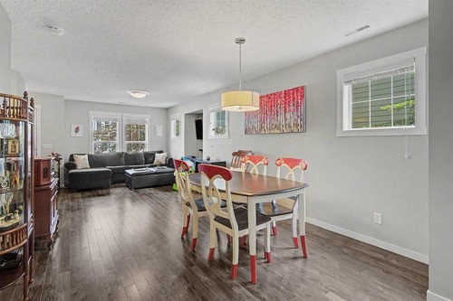 532 Mckenzie Towne Close Se, Calgary, AB 