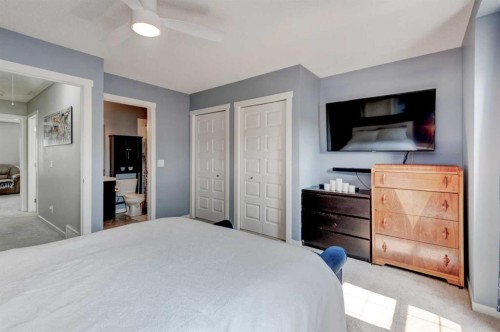 532 Mckenzie Towne Close Se, Calgary, AB 