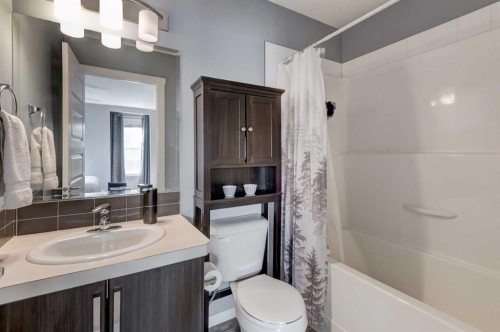 532 Mckenzie Towne Close Se, Calgary, AB 