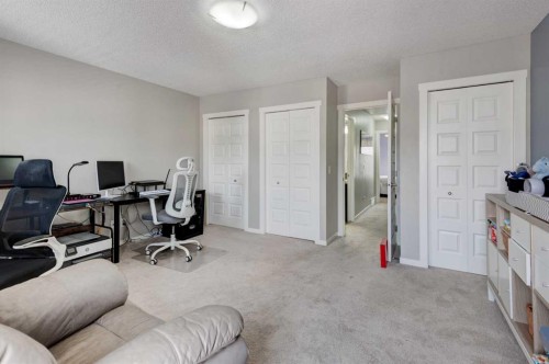 532 Mckenzie Towne Close Se, Calgary, AB 