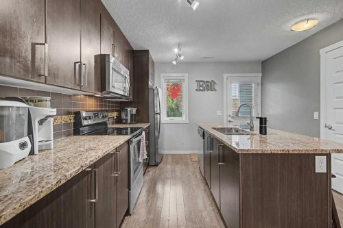 532 Mckenzie Towne Close Se, Calgary, AB 