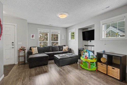 532 Mckenzie Towne Close Se, Calgary, AB 