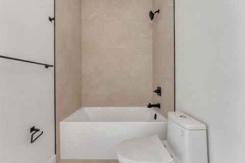 99 South Shore Road, Chestermere, AB - Indoor Photo Showing Bathroom