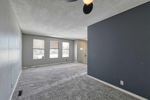 3523 48 Street Ne, Calgary, AB - Indoor Photo Showing Other Room