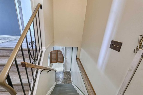3523 48 Street Ne, Calgary, AB - Indoor Photo Showing Other Room
