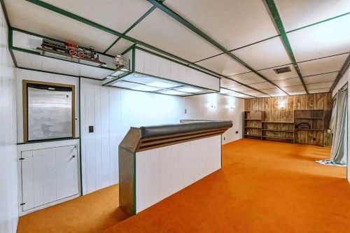 3523 48 Street Ne, Calgary, AB - Indoor Photo Showing Other Room