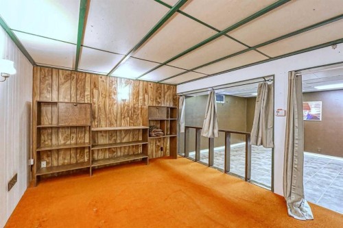 3523 48 Street Ne, Calgary, AB - Indoor Photo Showing Other Room
