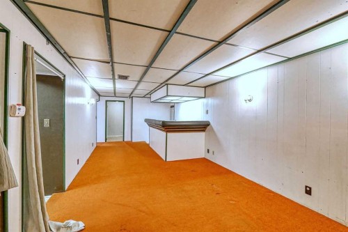 3523 48 Street Ne, Calgary, AB - Indoor Photo Showing Other Room