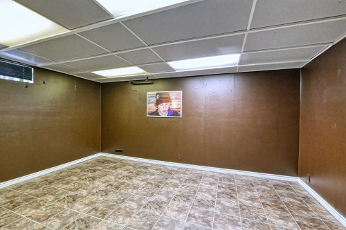 3523 48 Street Ne, Calgary, AB - Indoor