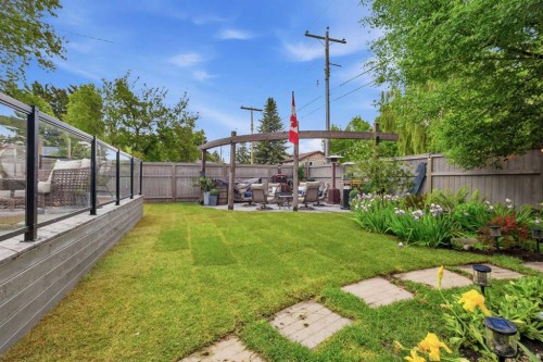 349 Capri Avenue Nw, Calgary, AB 