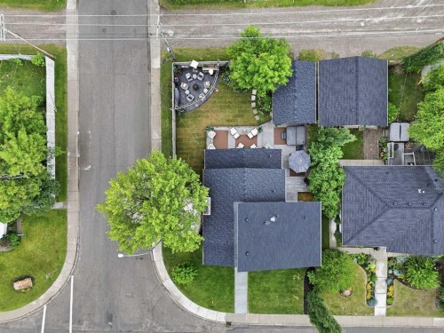 349 Capri Avenue Nw, Calgary, AB 