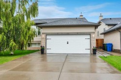 133 Oakmere Point Chestermere, AB T1X 1M8