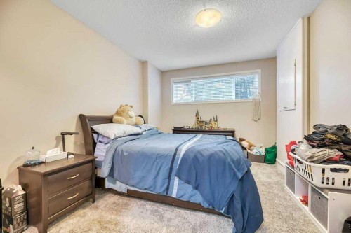 133 Oakmere Point, Chestermere, AB 