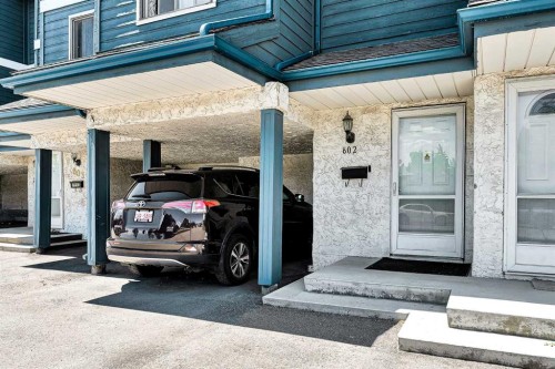 802-919 38 Street Ne, Calgary, AB - Outdoor