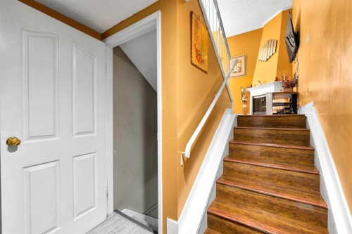 802-919 38 Street Ne, Calgary, AB - Indoor Photo Showing Other Room