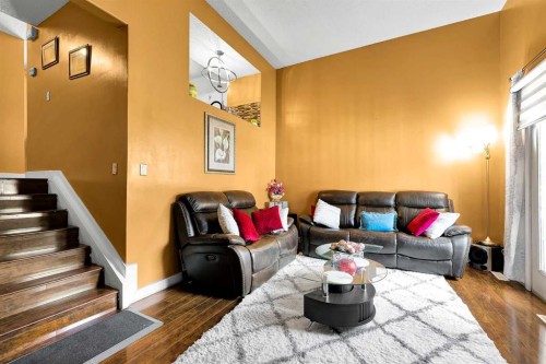 802-919 38 Street Ne, Calgary, AB - Indoor Photo Showing Living Room