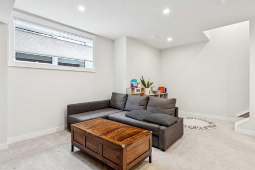 1329 Regal Crescent Ne, Calgary, AB 