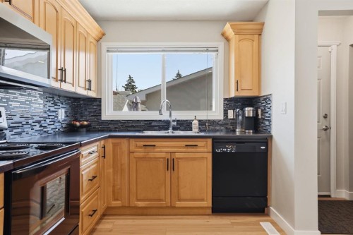 312 Penworth Way Se, Calgary, AB 