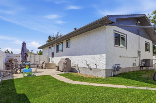 312 Penworth Way Se, Calgary, AB 