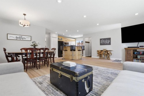 312 Penworth Way Se, Calgary, AB 