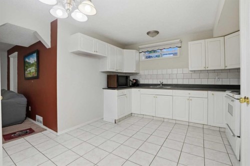 5221 Coral Shores Drive Ne, Calgary, AB 