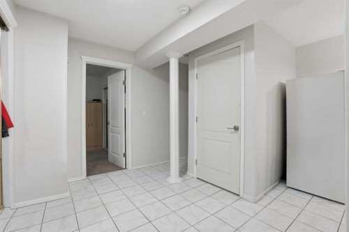 5221 Coral Shores Drive Ne, Calgary, AB 
