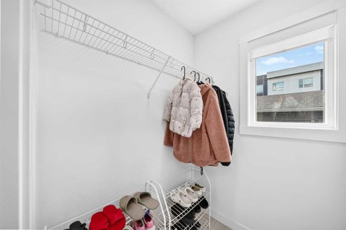 673 Livingston Way Ne, Calgary, AB 