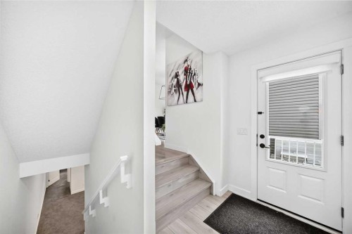 673 Livingston Way Ne, Calgary, AB 