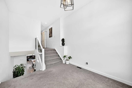 673 Livingston Way Ne, Calgary, AB 