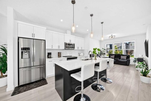 673 Livingston Way Ne, Calgary, AB 