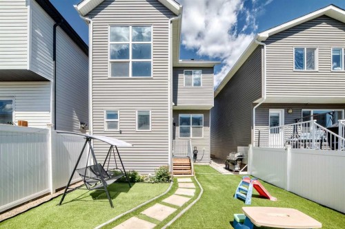 673 Livingston Way Ne, Calgary, AB 