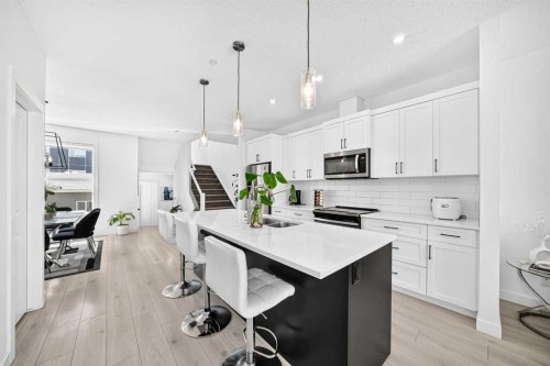 673 Livingston Way Ne, Calgary, AB 