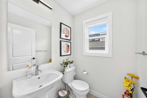673 Livingston Way Ne, Calgary, AB 