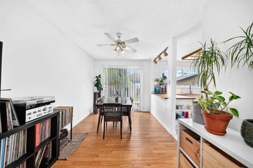 6108 Lloyd Crescent Sw, Calgary, AB - Indoor Photo Showing Dining Room