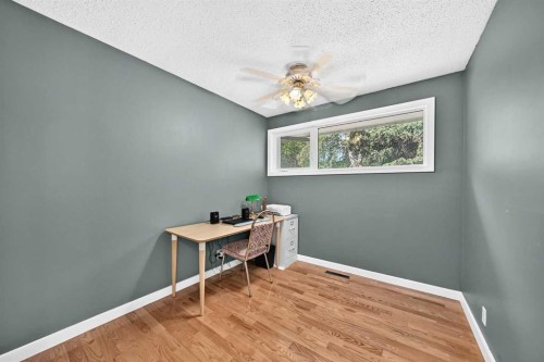 6108 Lloyd Crescent Sw, Calgary, AB - Indoor Photo Showing Other Room