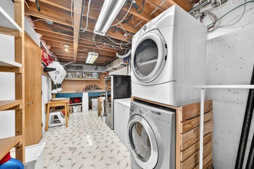 6108 Lloyd Crescent Sw, Calgary, AB - Indoor Photo Showing Laundry Room