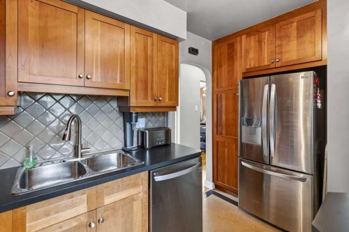 445 29 Avenue Nw, Calgary, AB 