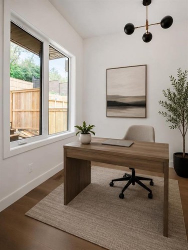 710 Bridge Crescent Ne, Calgary, AB 