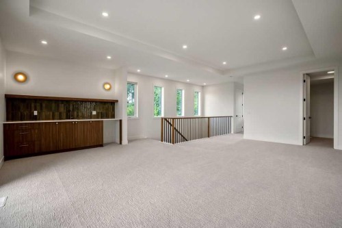 710 Bridge Crescent Ne, Calgary, AB 