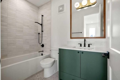 710 Bridge Crescent Ne, Calgary, AB 