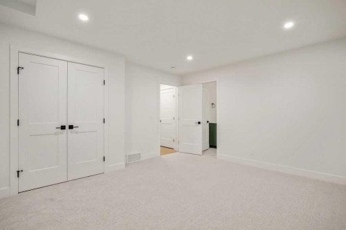 710 Bridge Crescent Ne, Calgary, AB 