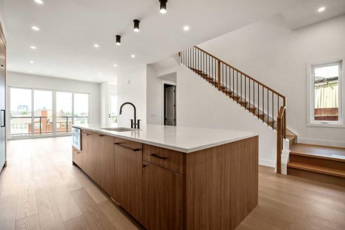 710 Bridge Crescent Ne, Calgary, AB 