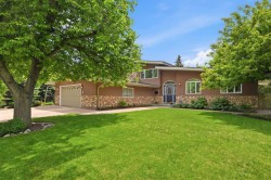 355 Willow Ridge Place SE Calgary, AB T2J 1N2