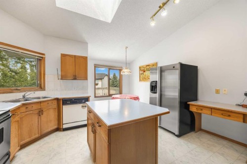 28 Harvest Oak Drive Ne, Calgary, AB 