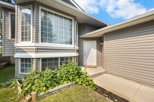 28 Harvest Oak Drive Ne, Calgary, AB 